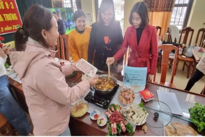 TƯNG BỪNG NGÀY QUỐC TẾ PHỤ NỮ 8/3 TẠI TRƯỜNG TIỂU HỌC B THANH SƠN